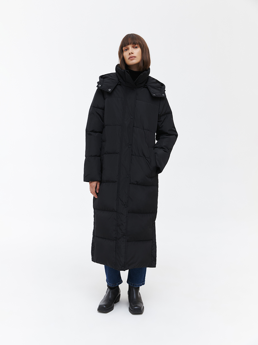 Oversize пуховик с воротником и капюшоном