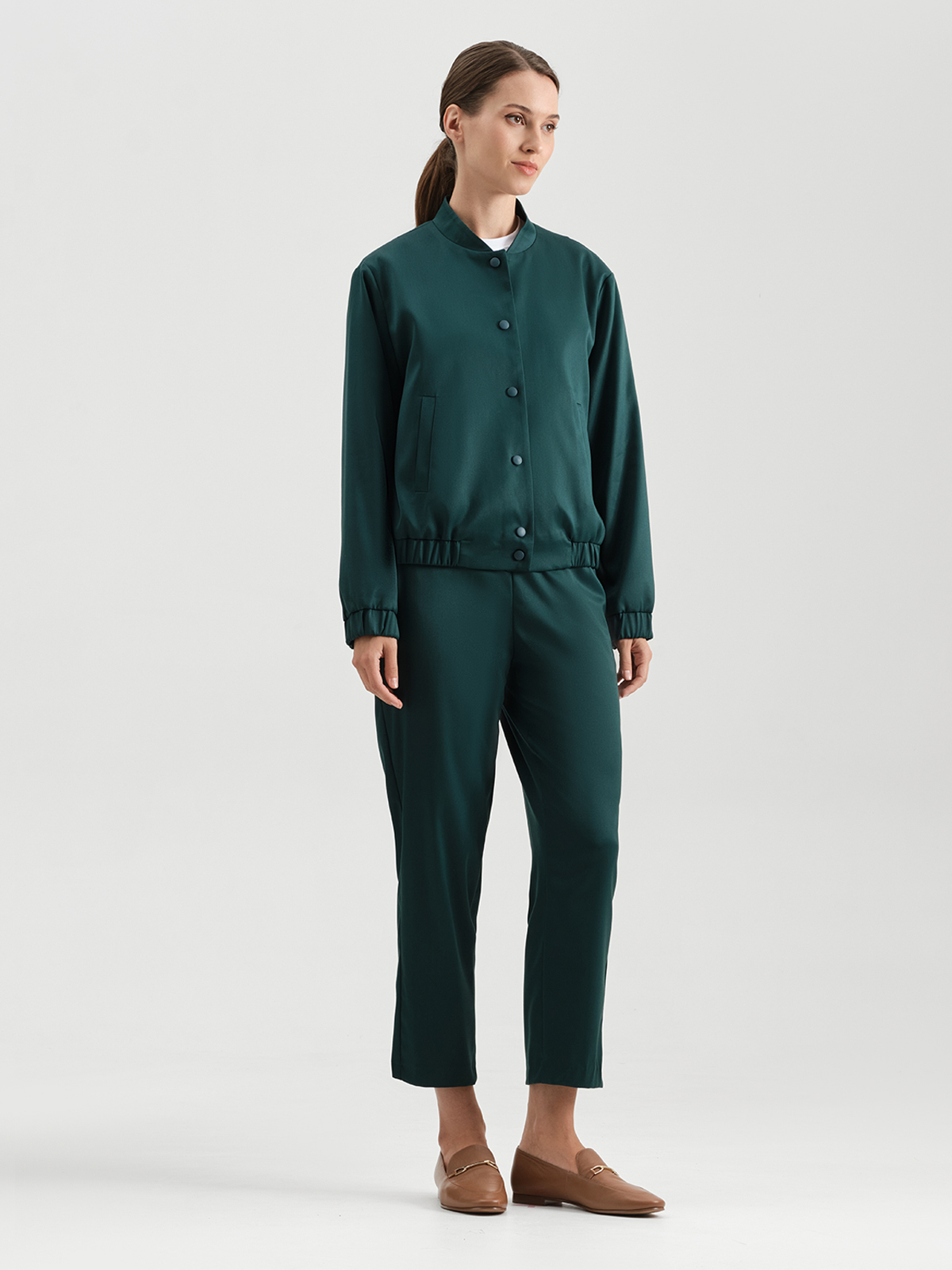 Бомбер объемного кроя