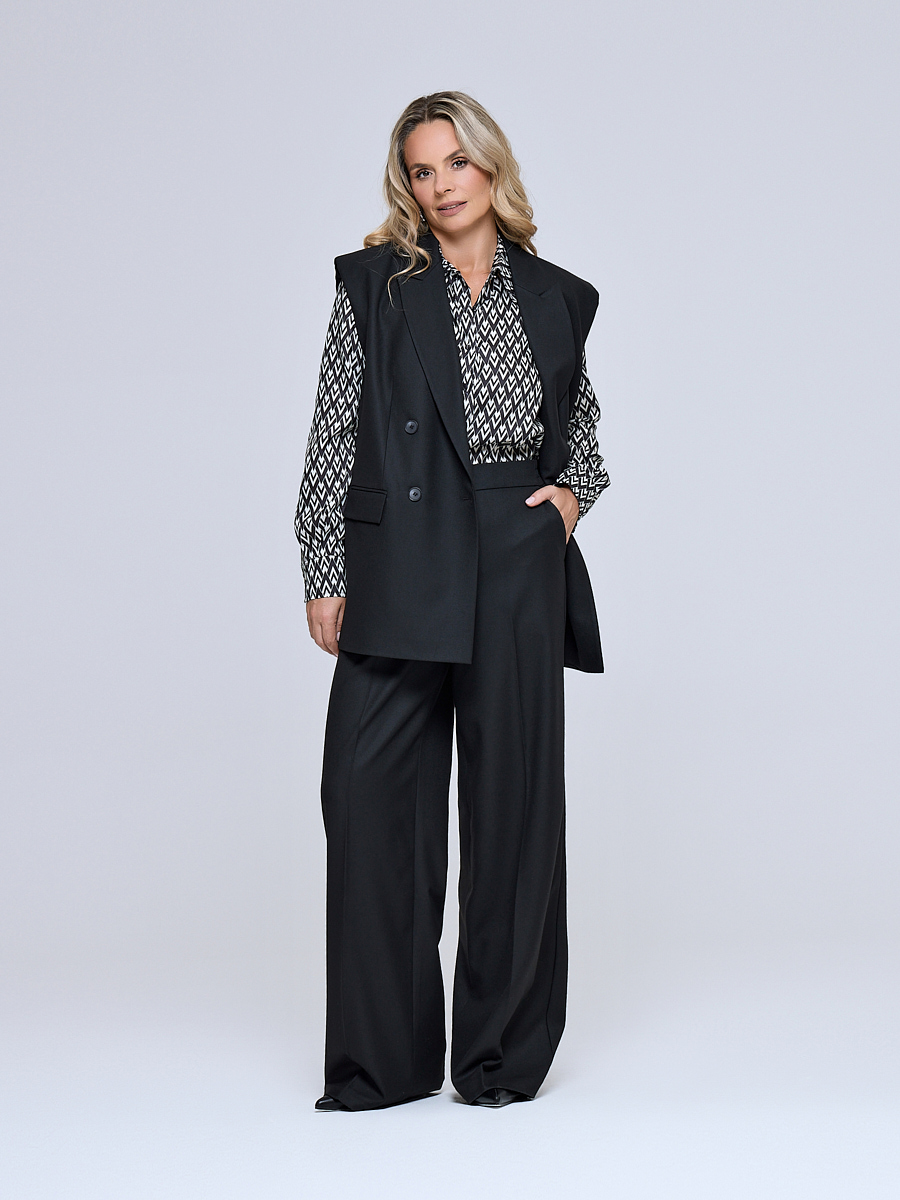 Жилет двубортный