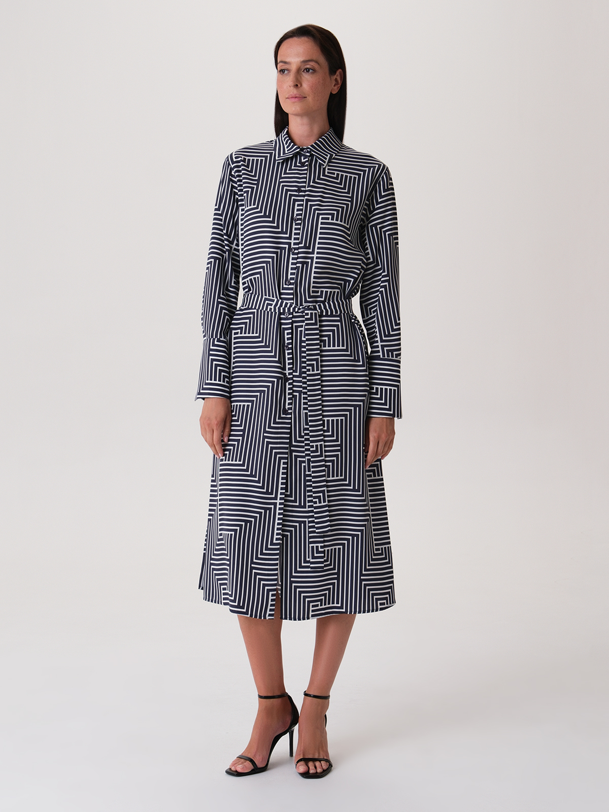 Платье-рубашка длины миди