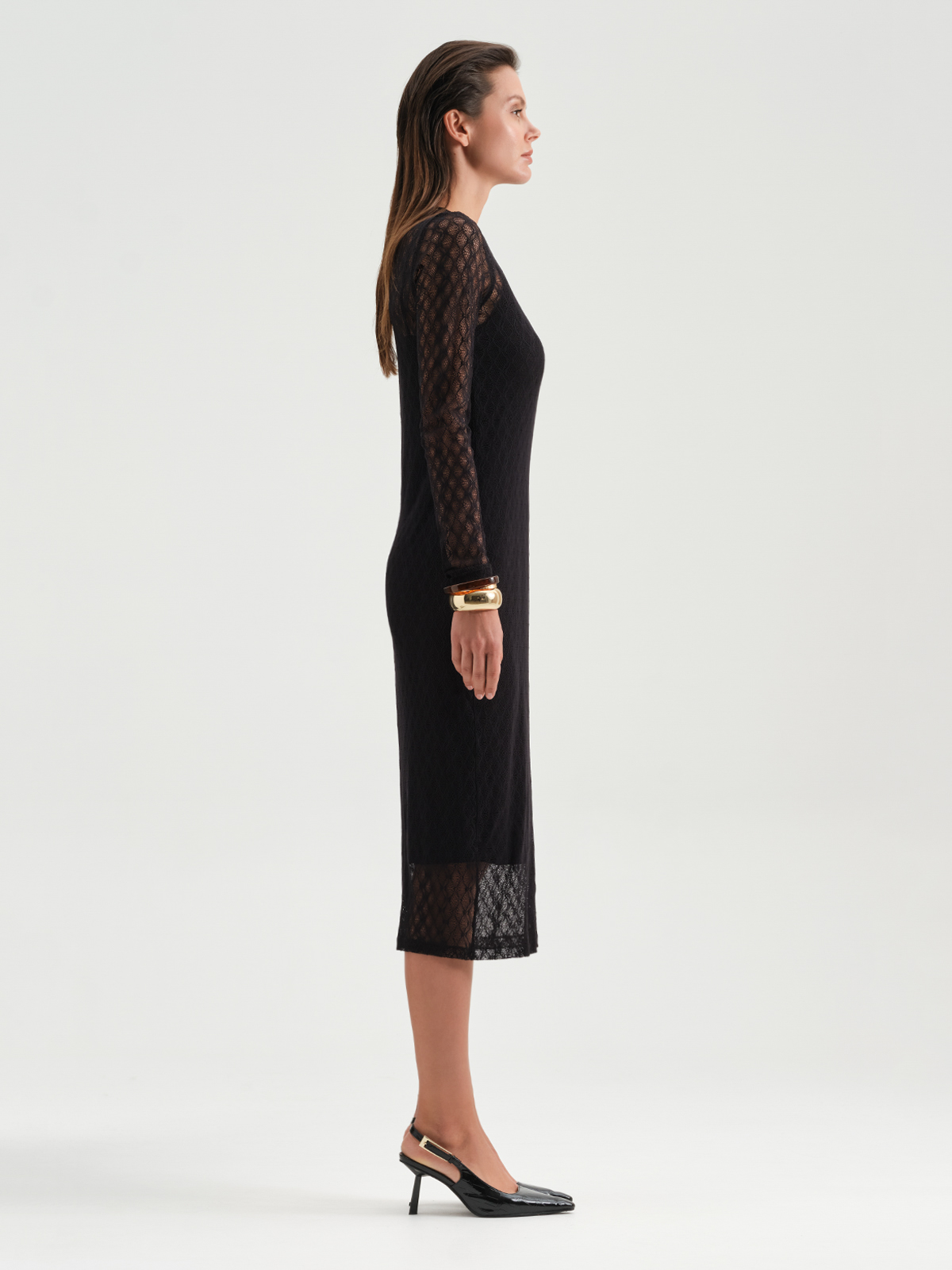 Платье миди с кружевом