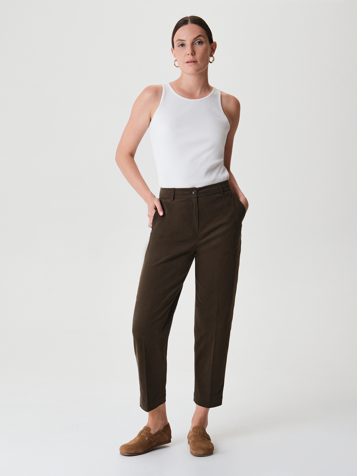 Укороченные брюки со стрелками