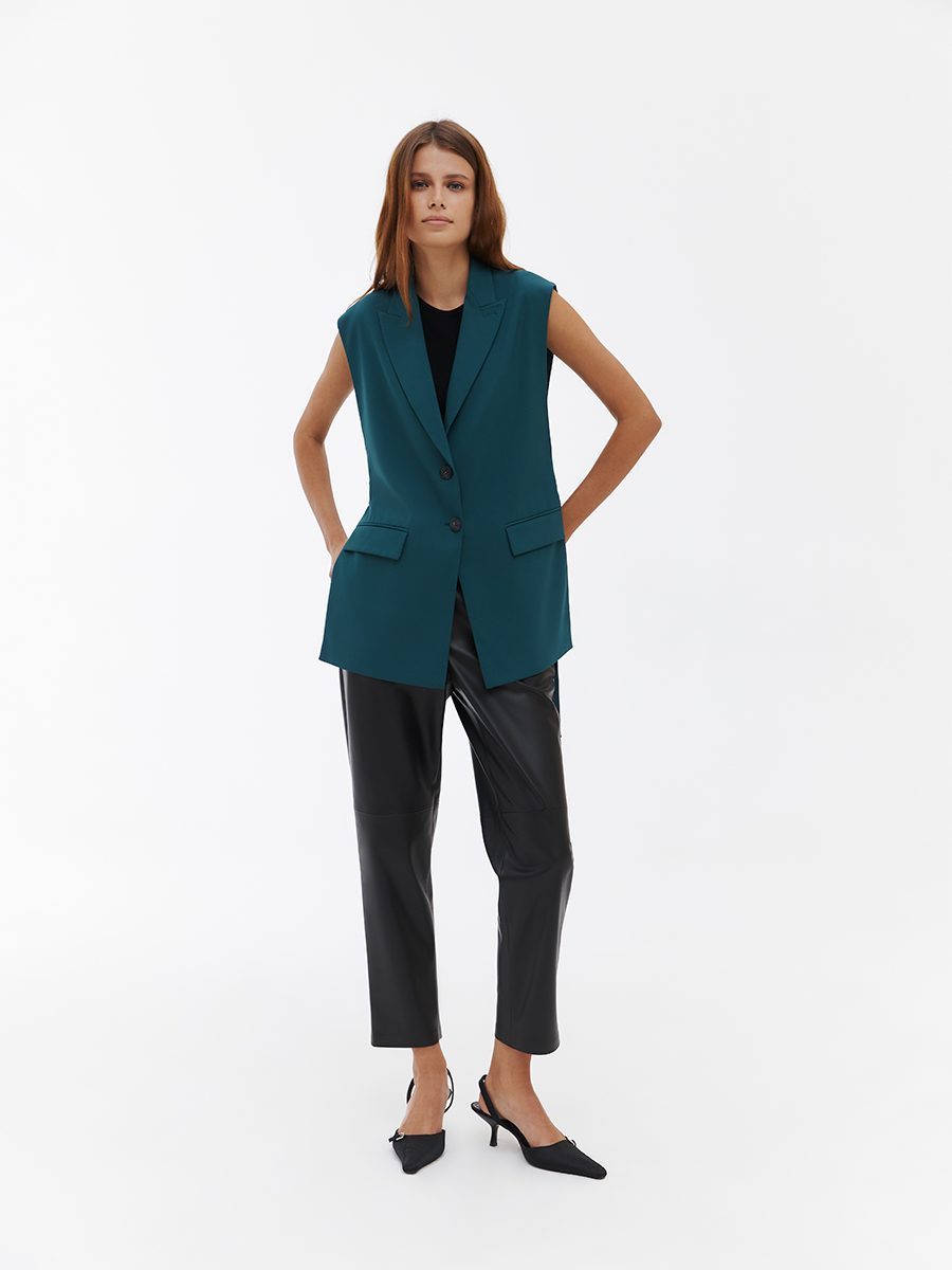 Укороченные брюки из экокожи