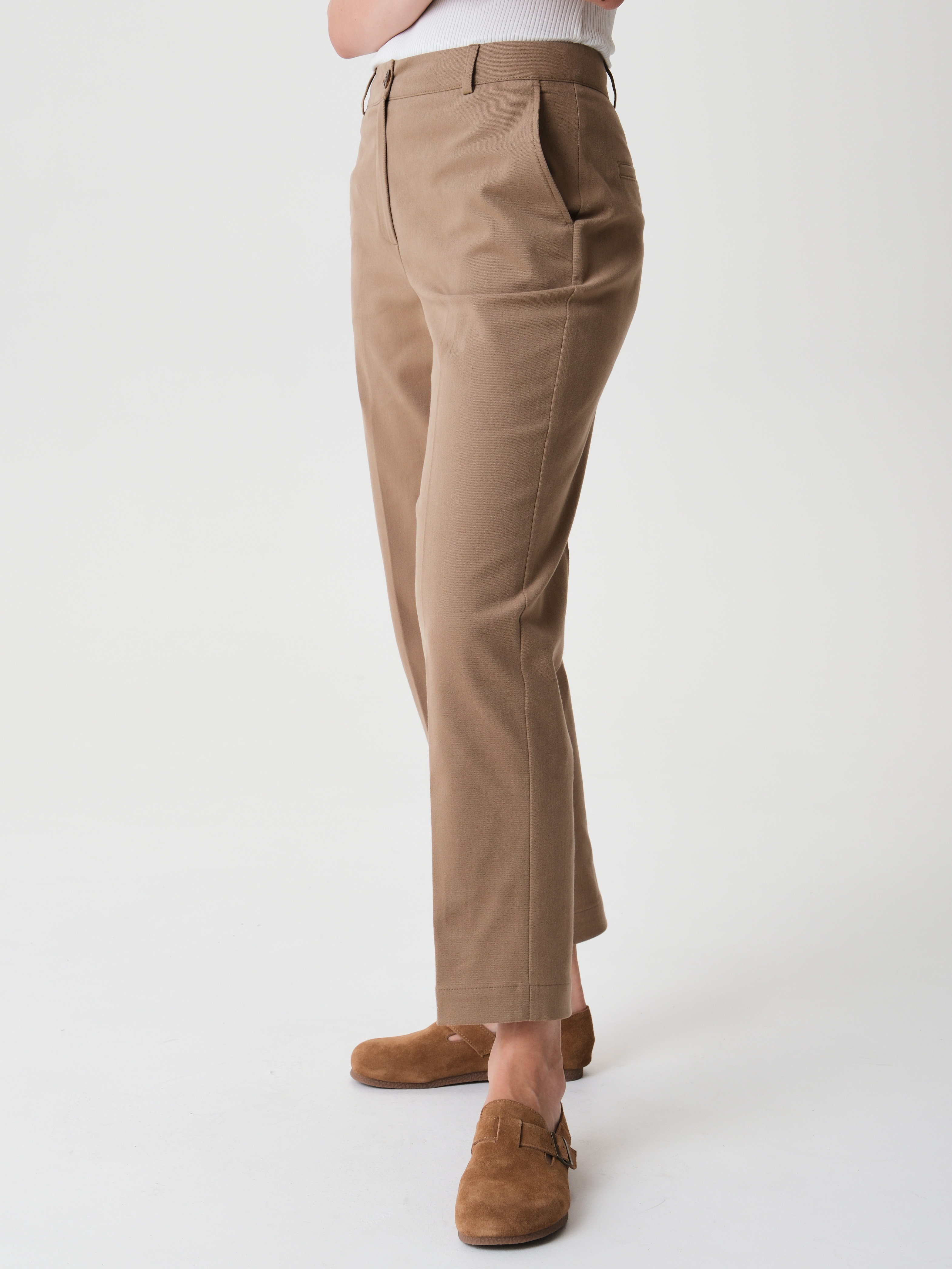 Укороченные брюки со стрелками