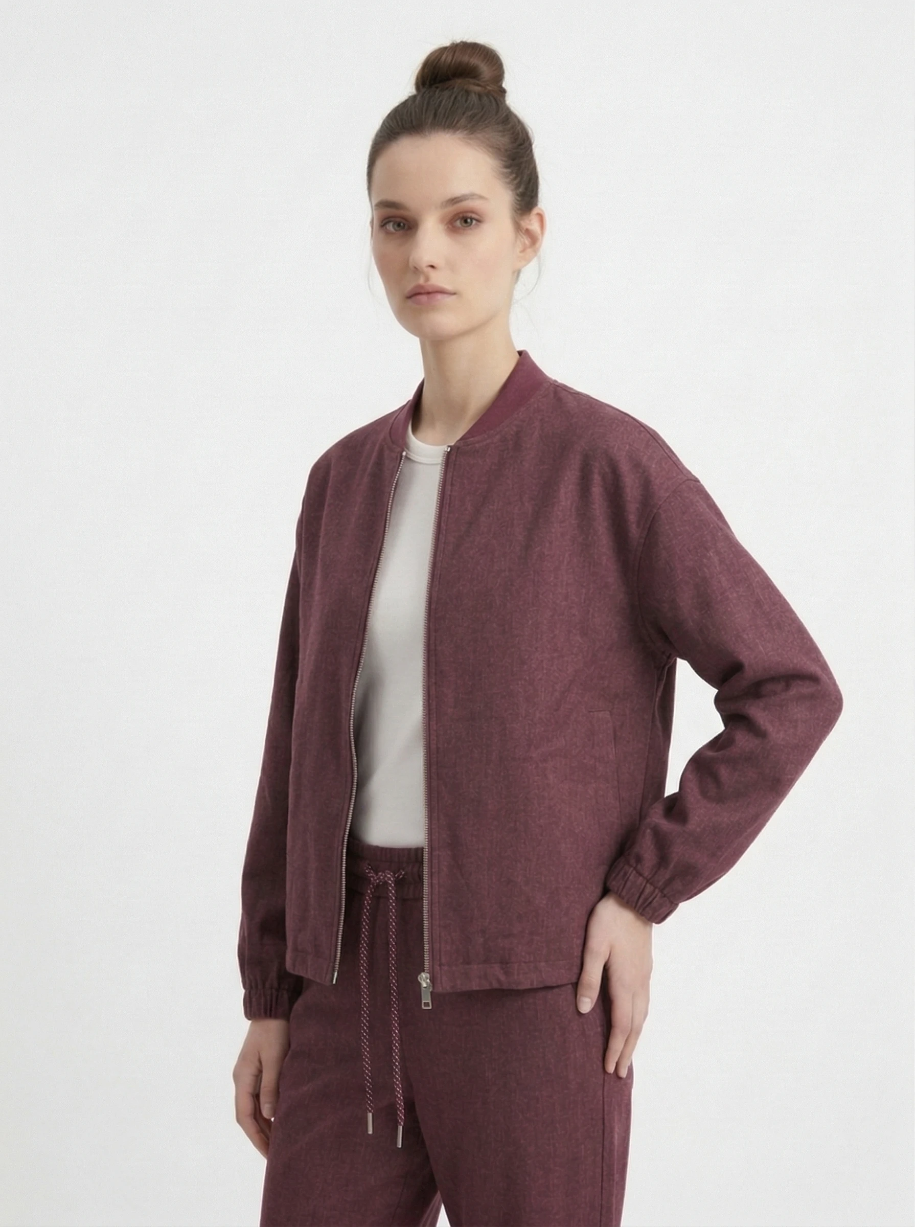 45.383.6799.371.7 Бомбер - 3 рис.