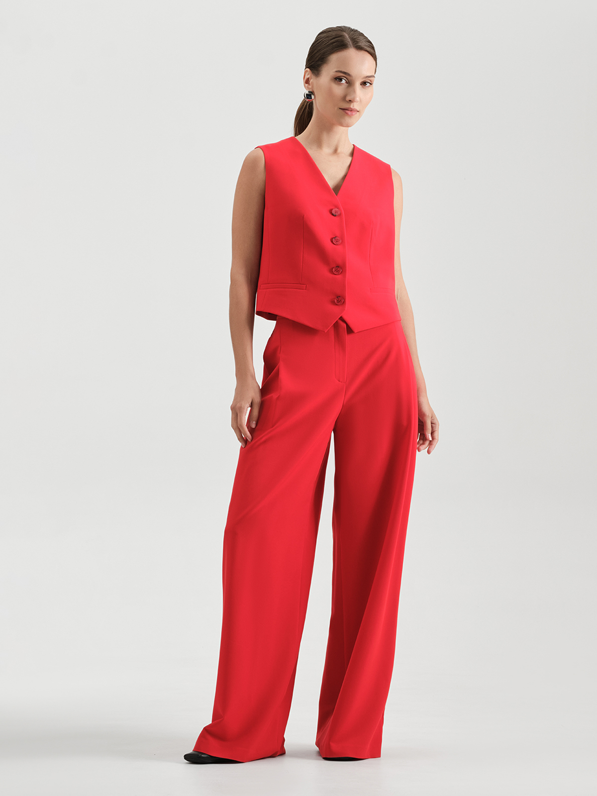 Укороченный однобортный жилет