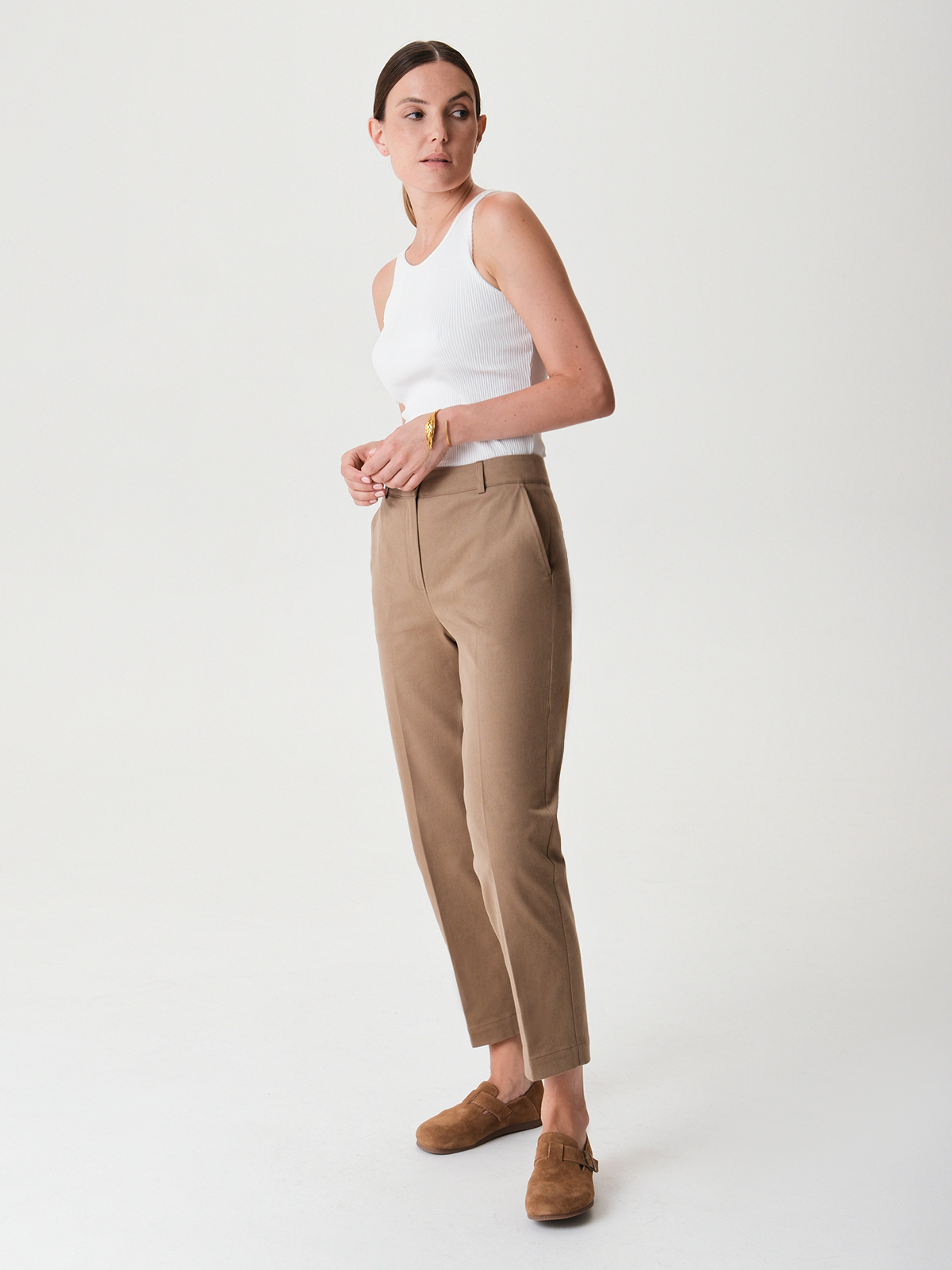 Укороченные брюки со стрелками