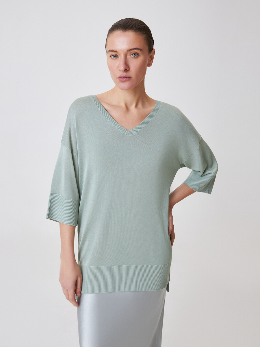 Oversize пуловер с разрезами