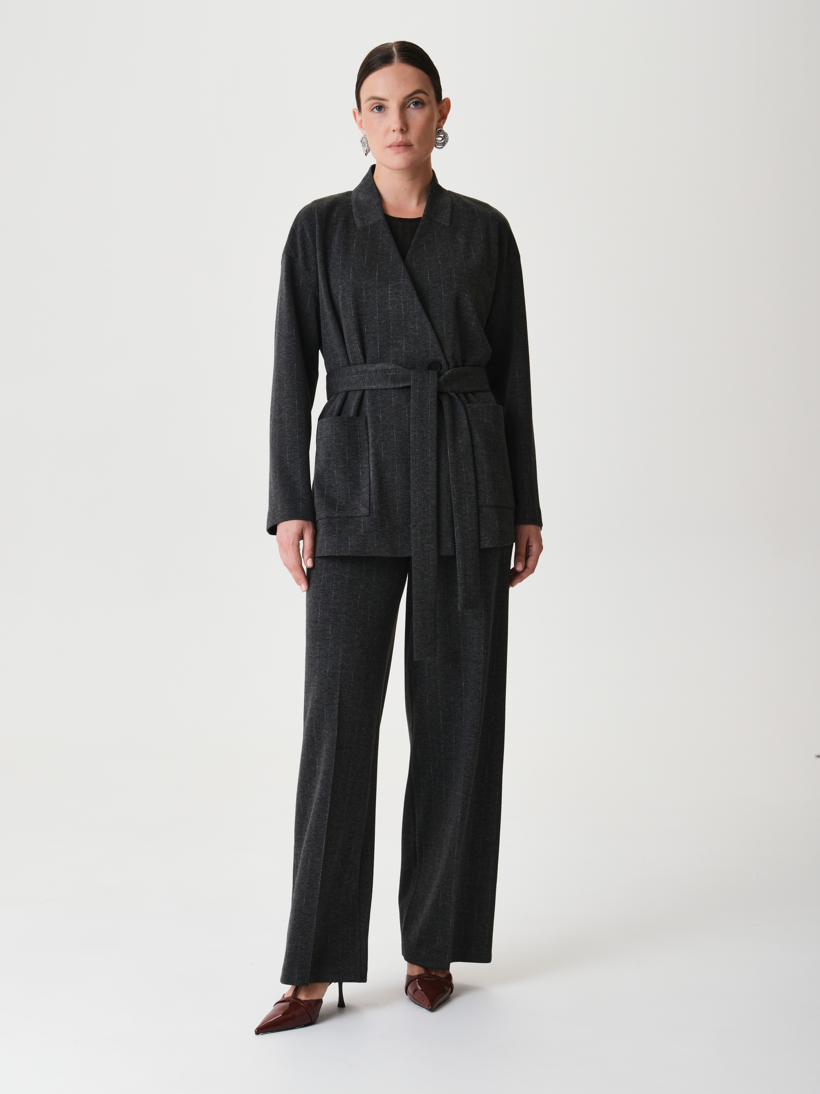 Трикотажный жакет на поясе