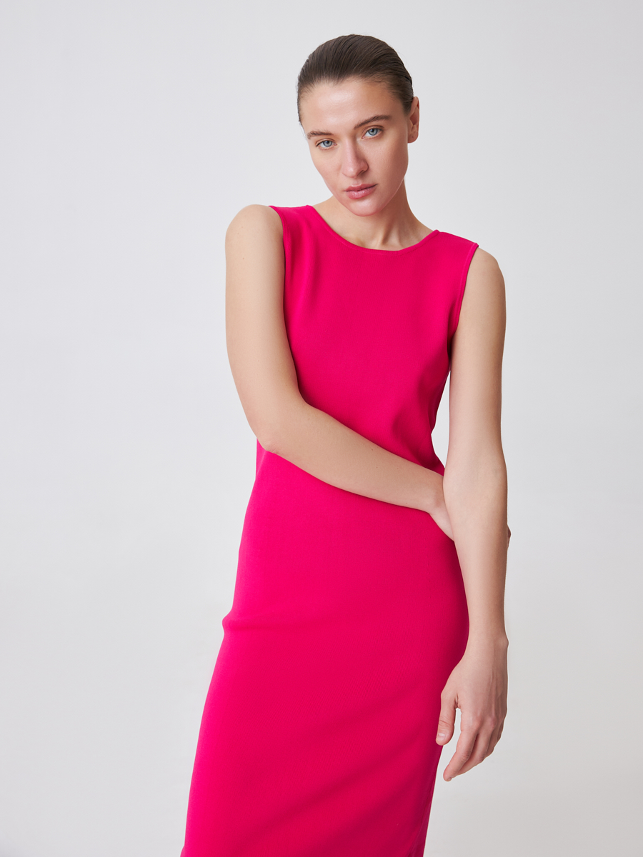 Трикотажное платье миди