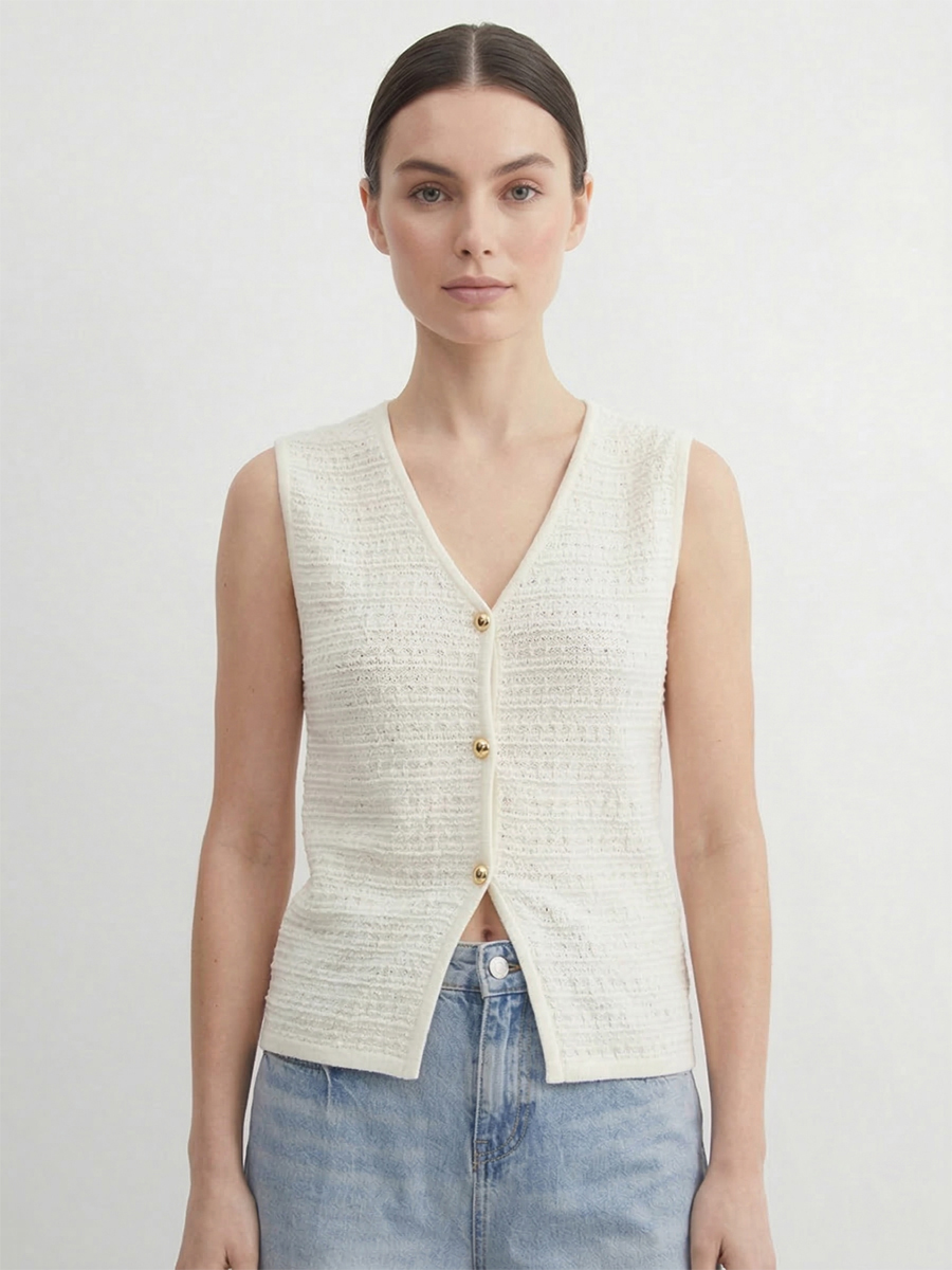 Жилет вязаный