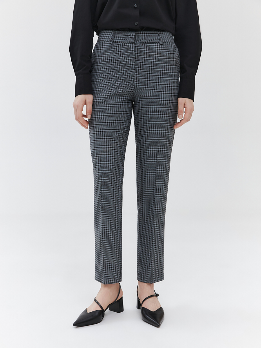 Прямые брюки с заниженной посадкой