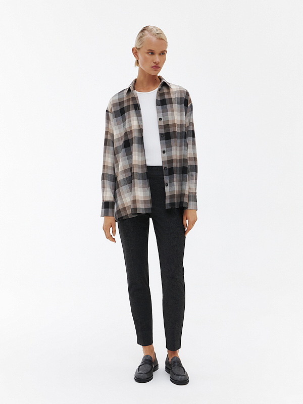 Укороченные зауженные брюки