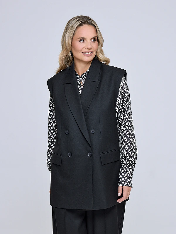 Жилет двубортный