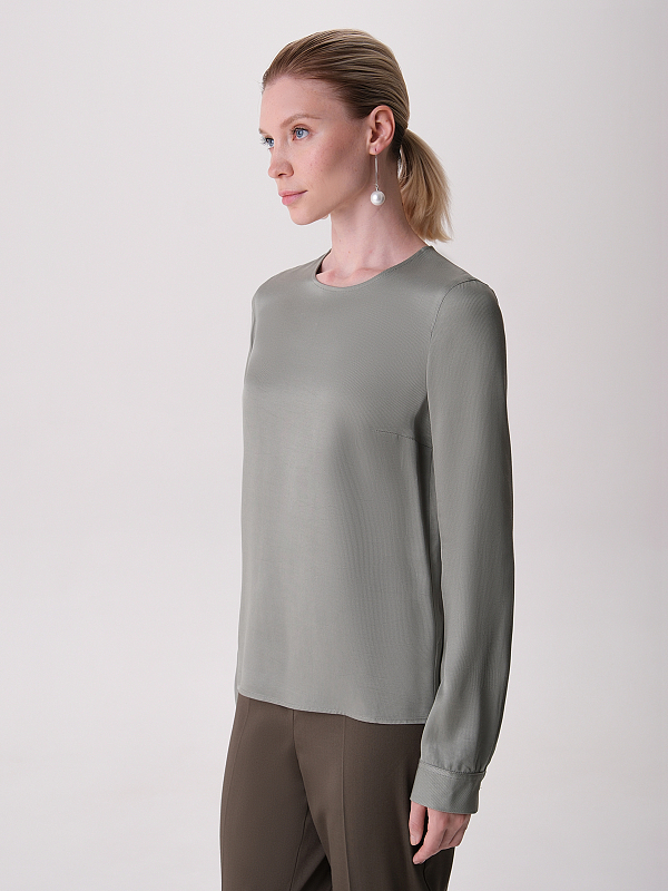 Свободная блуза с длинными рукавами