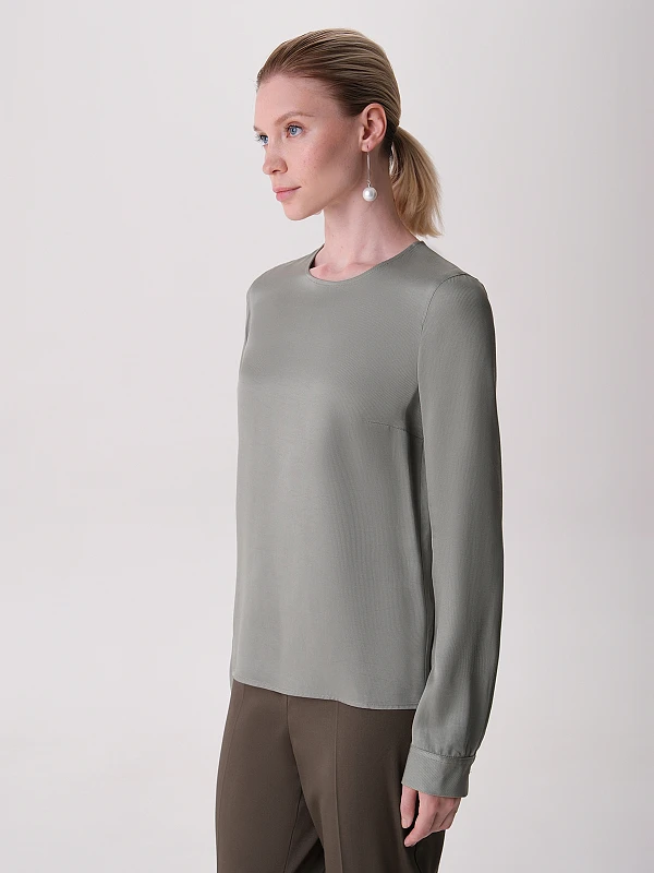 Свободная блуза с длинными рукавами