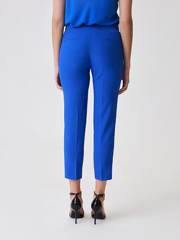 Брюки прилегающего кроя без карманов