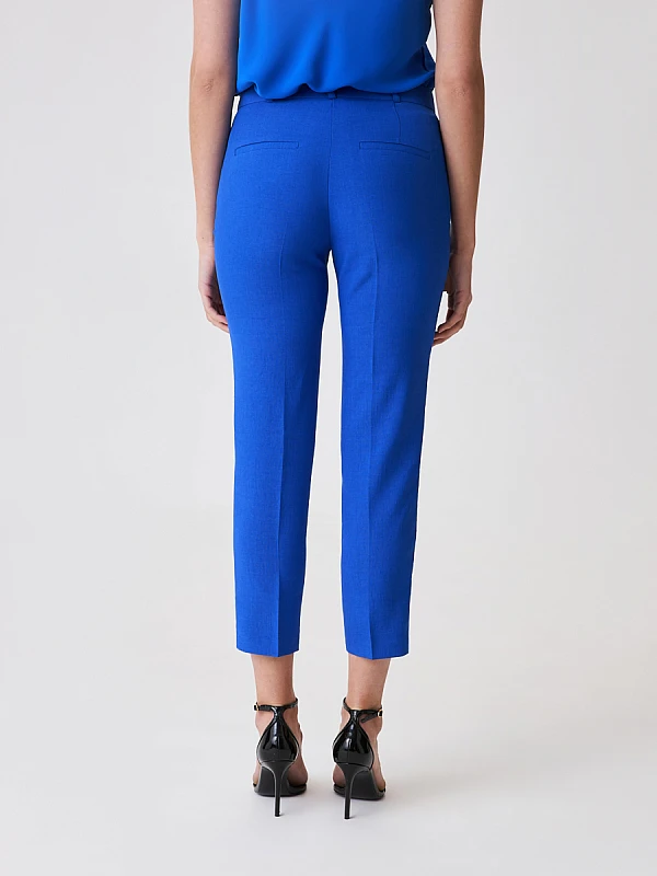 Брюки прилегающего кроя без карманов