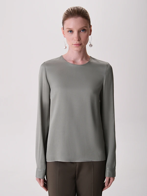 Свободная блуза с длинными рукавами