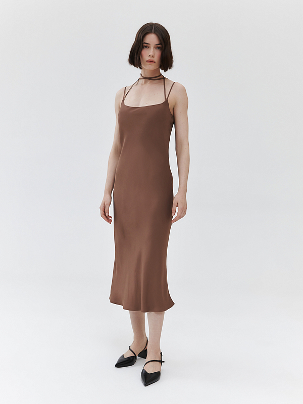 Сарафан на тонких бретелях