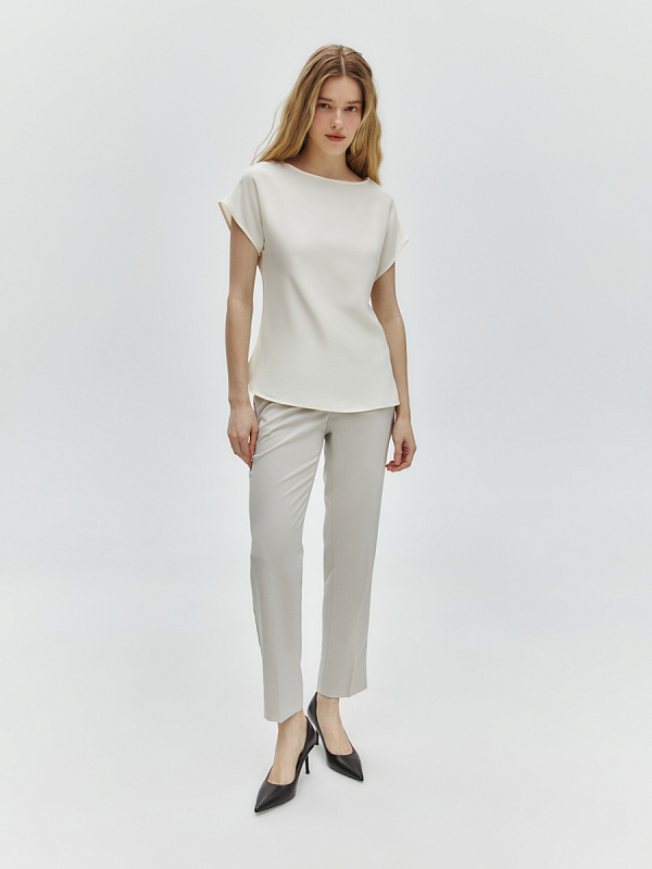 Блуза с разрезами прямого силуэта