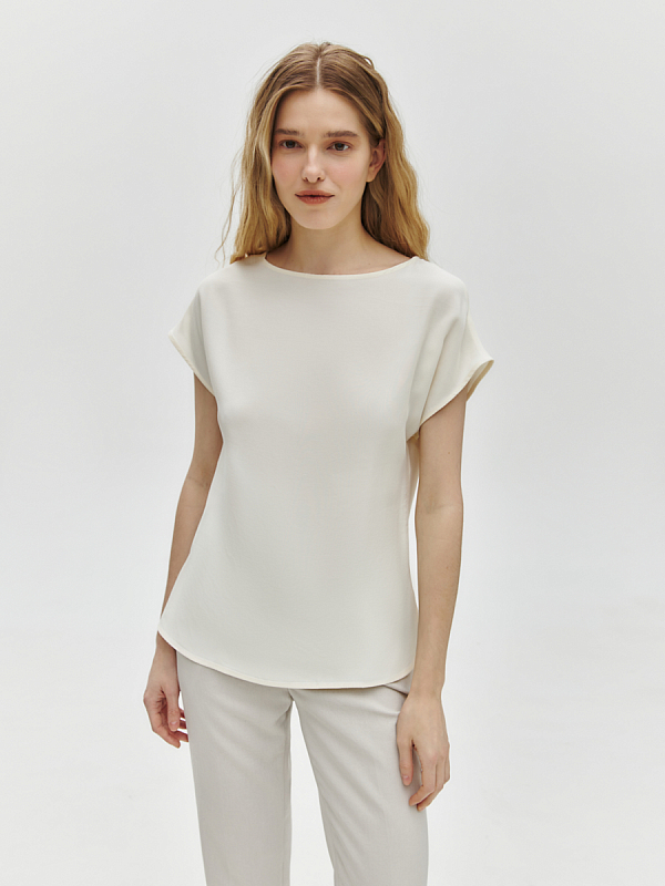 Блуза с разрезами прямого силуэта