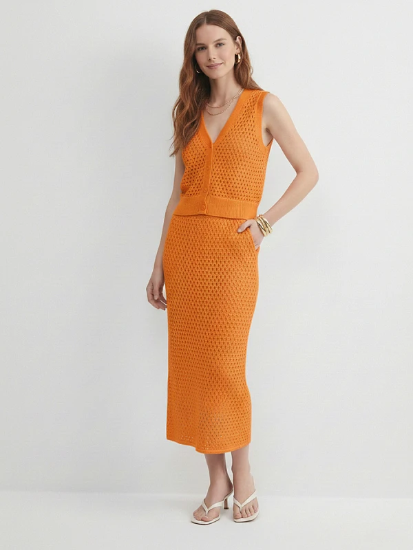 Жилет вязаный