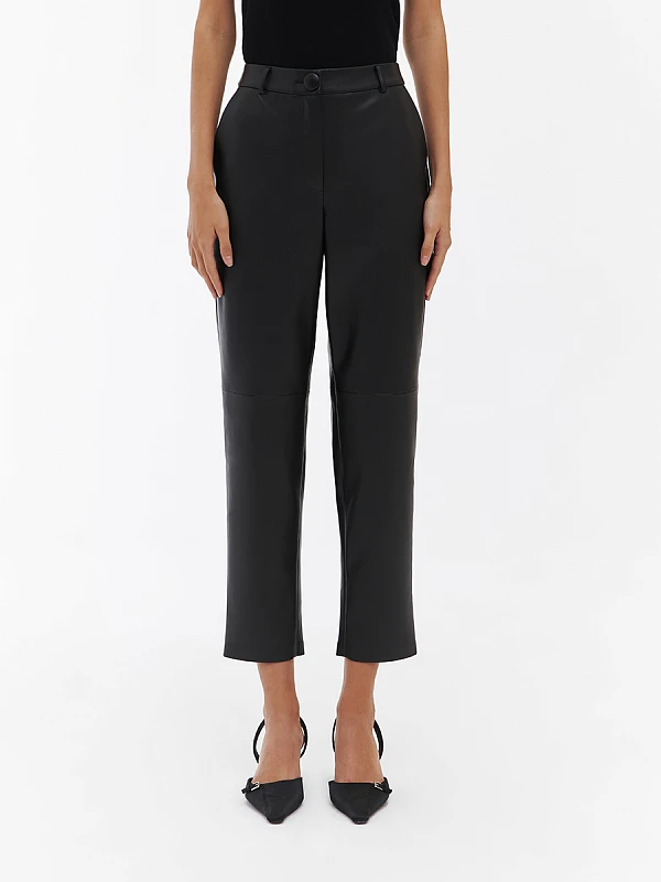 Укороченные брюки из экокожи