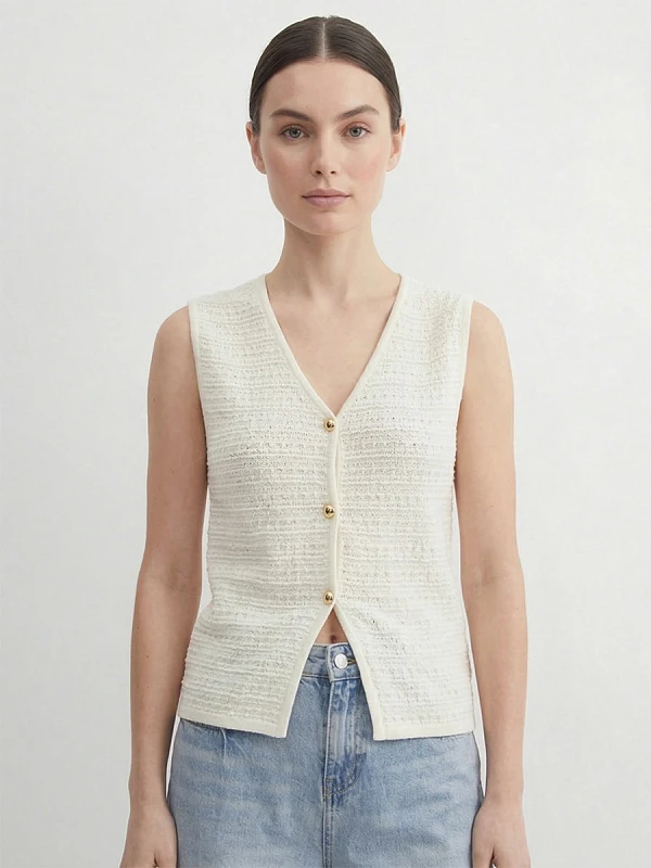 Жилет вязаный